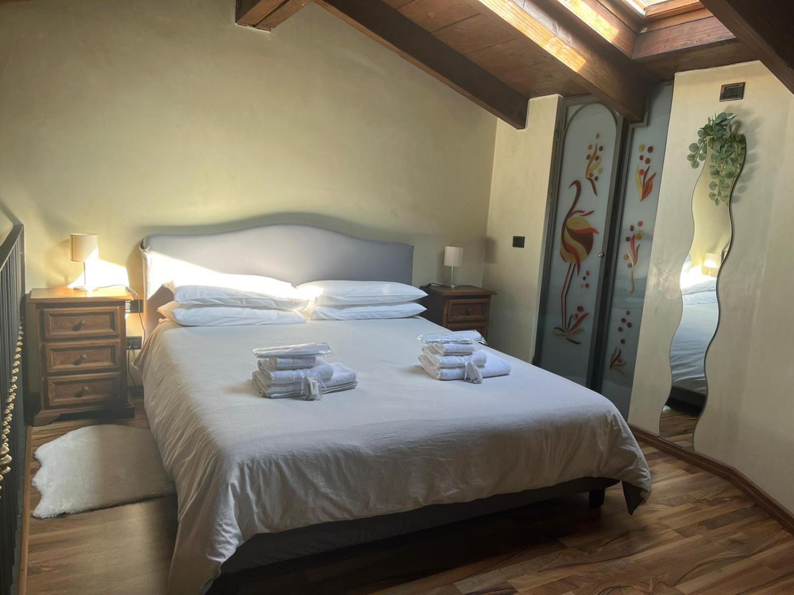 Bilocale Dafne Abbadesse Guest House Milaan Buitenkant foto